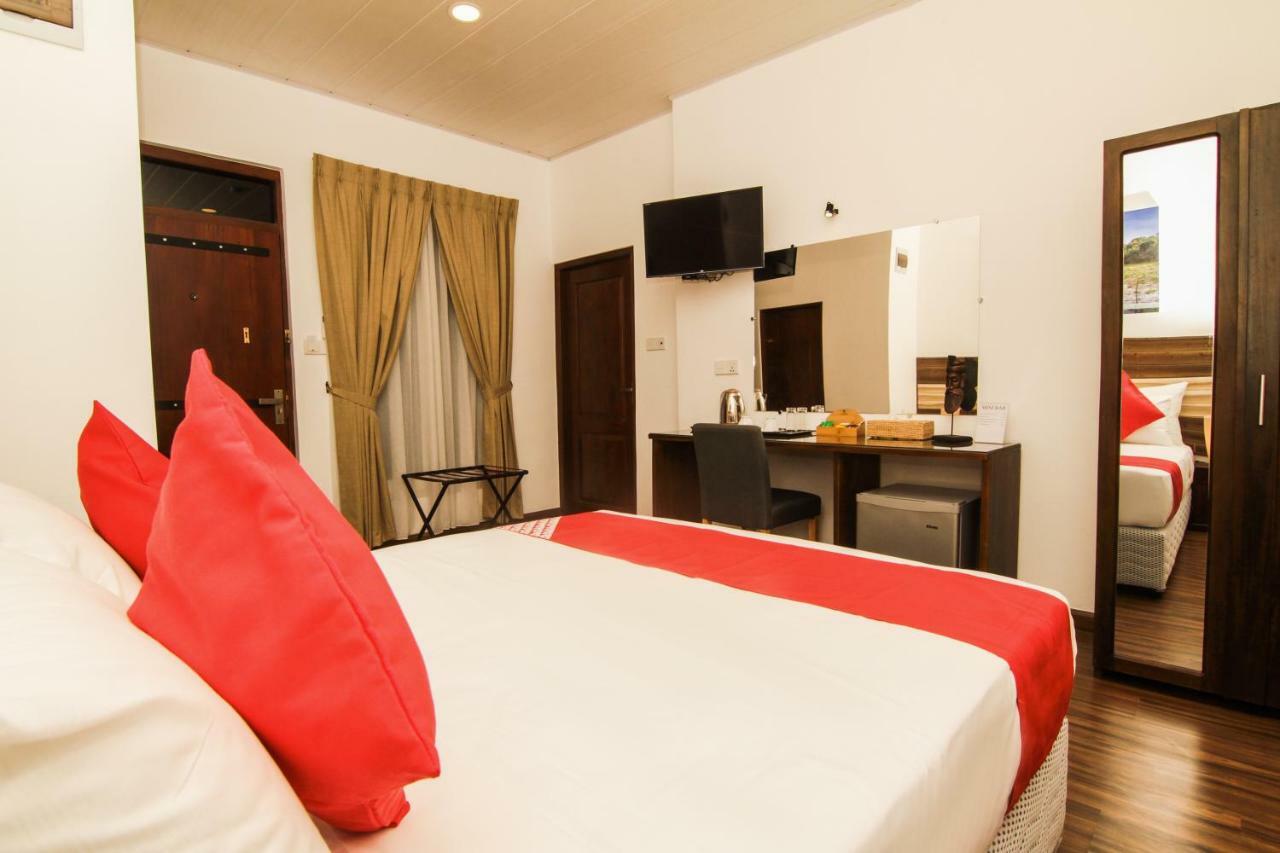 Clove Transit Hotel Kotugoda Exterior foto