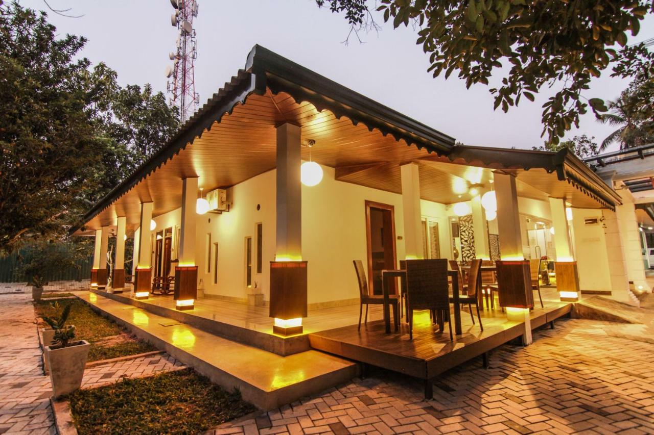 Clove Transit Hotel Kotugoda Exterior foto